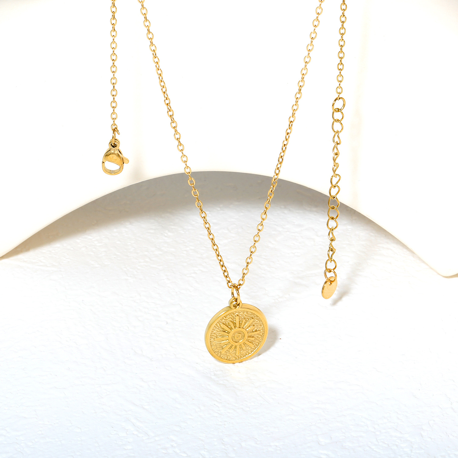 Vintage Embossed Sun Round Plate Pendant Necklace